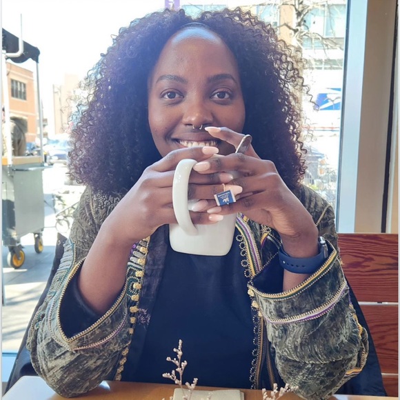 Meet your Posher, Kami - Picture 1 of 1